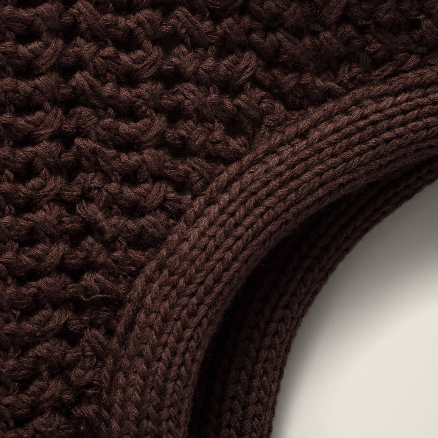 IVY woven raffia-effect tote – Cocoa & chalk white